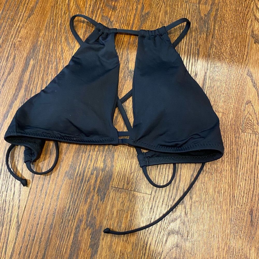 BECCA keyhole bikini top